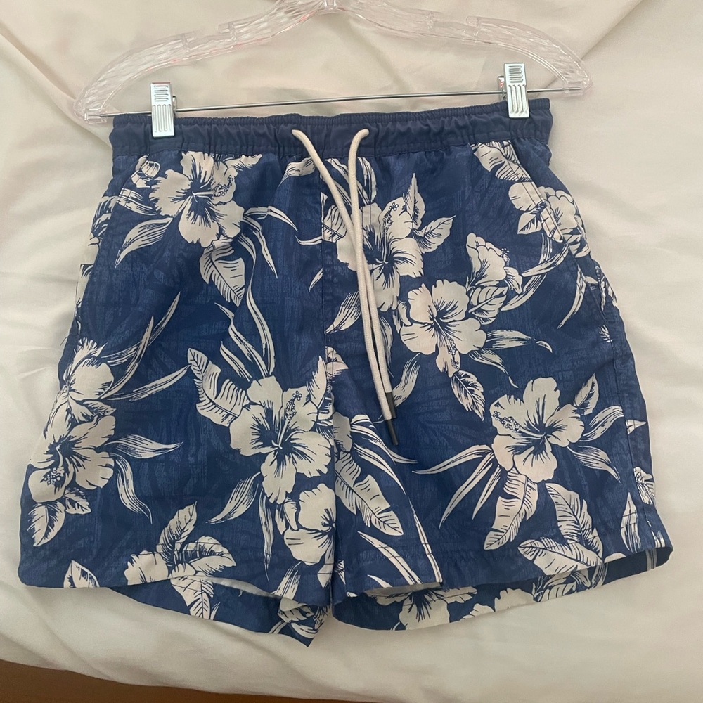 Men’s American Eagle floral bathing suit Size Small